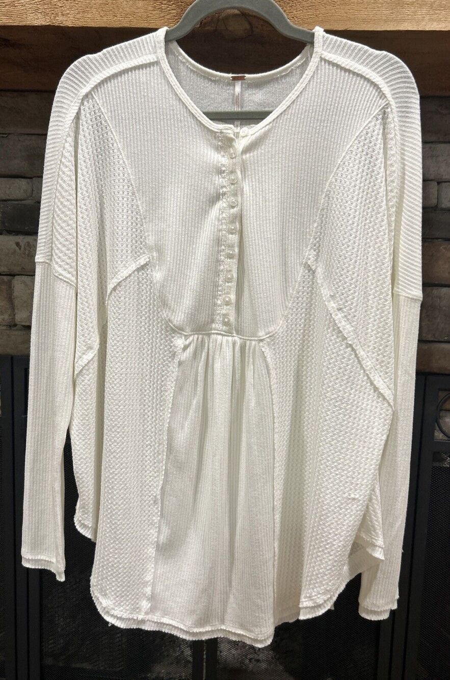Women’s FREE PEOPLE Leo Henley Tee In White Shirt Size S *B5